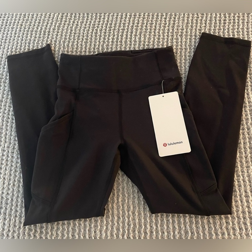 NWT 🍋 LULULEMON 🍋   INVIGORATE 25"   Black Size 6